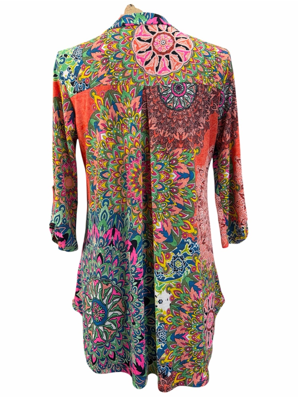Paisley Grace. Coral Multi-Print V-Neck Tunic Top. Size large - Picture 4 of 6